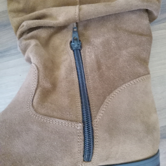 Boots - Picture 6 of 6